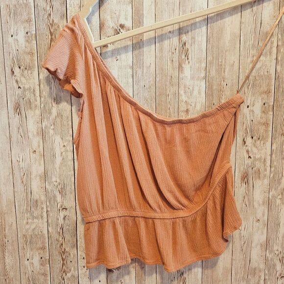 Tan one shoulder crop top - Picture 1 of 6